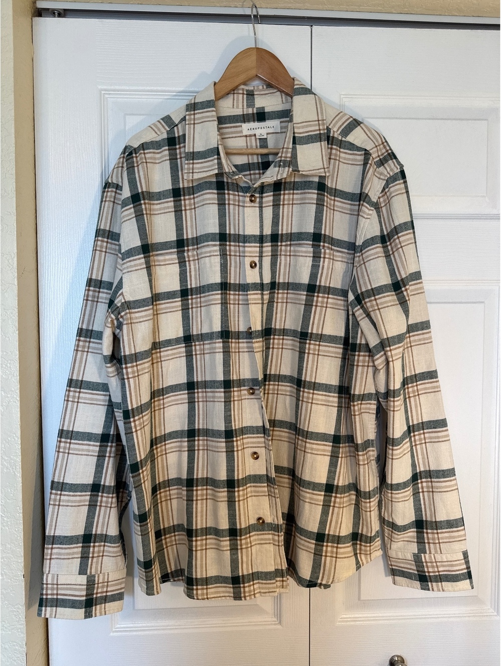 Aéropostale Men's XL Long Sleeve Plaid Button-Up Shirt